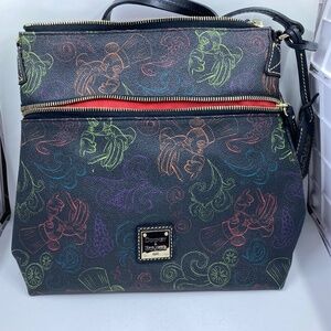 Disney Dooney & Bourke Chef Mickey 2014 Food & Wine Festival Crossbody Used twic